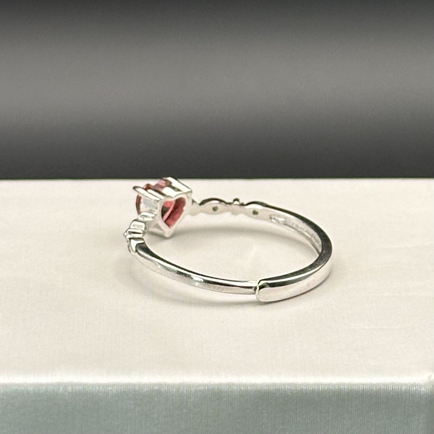 Heart Ring - Garnet - Eerie Threads