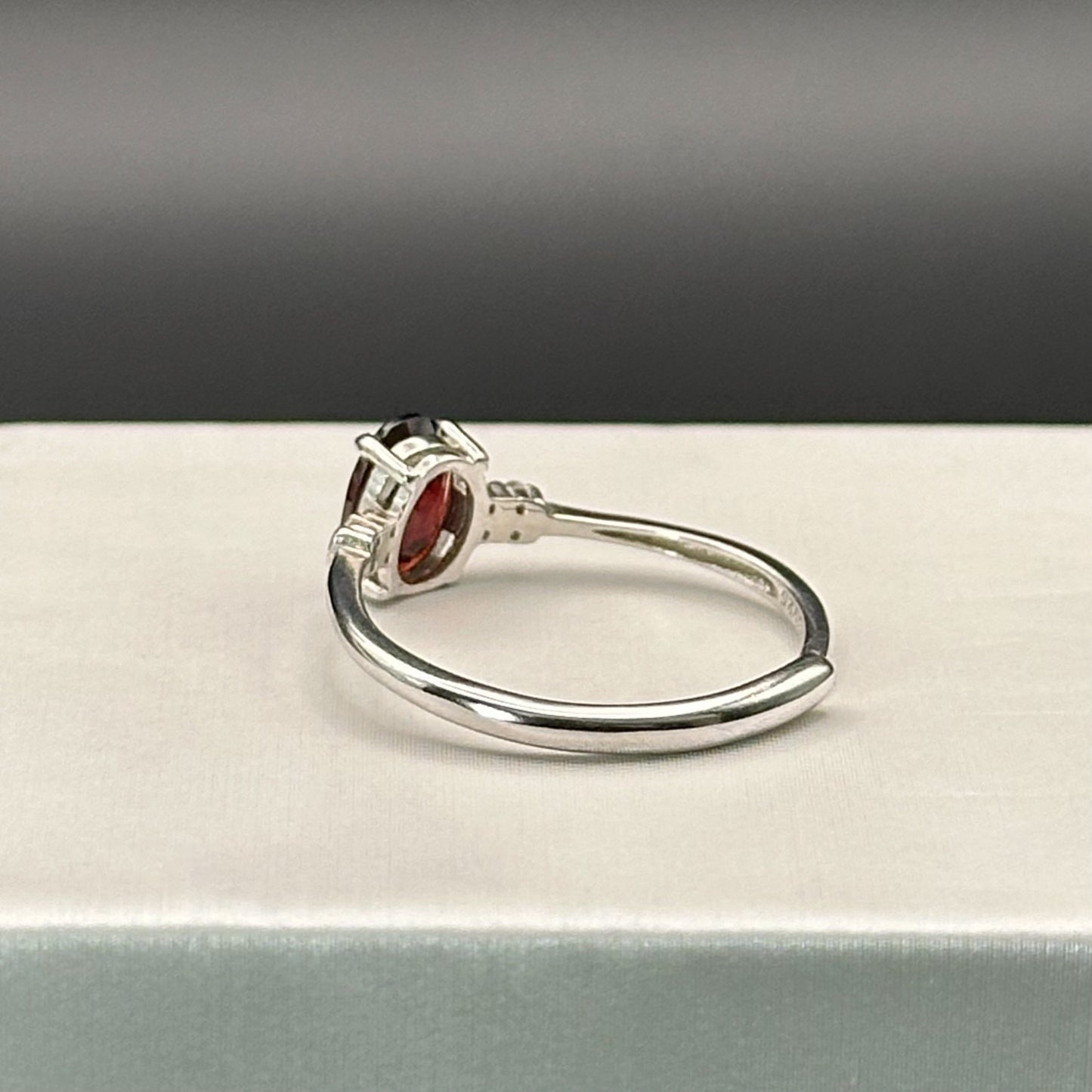 Oval Ring - Garnet - Eerie Threads